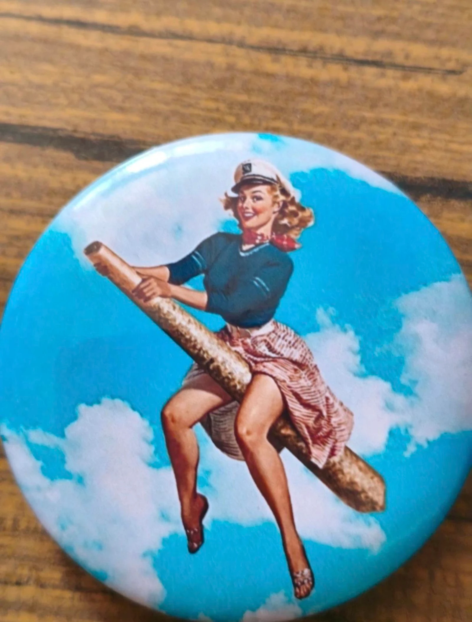 Broche pin's vintage Pin-up Nuevo – photo 2